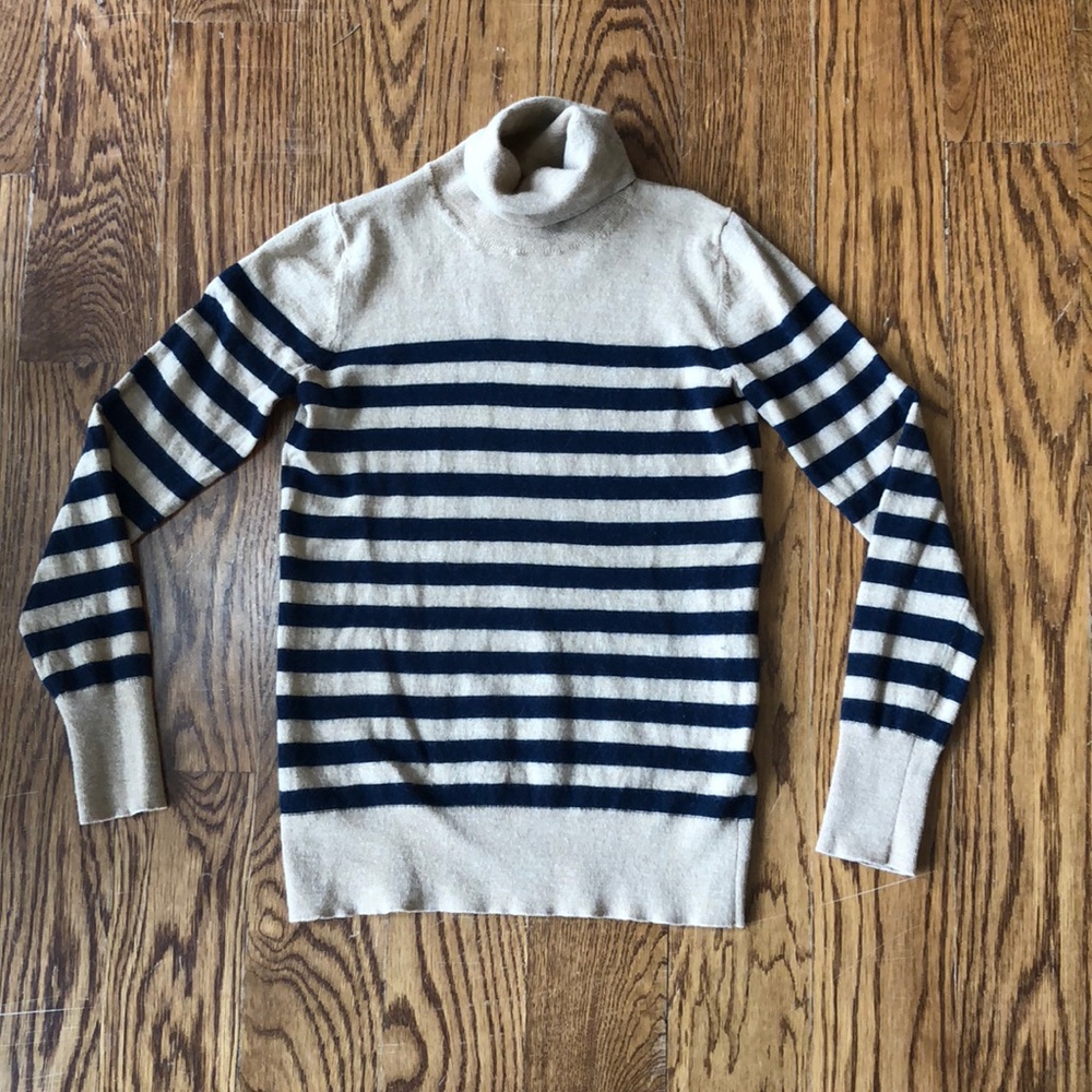 Banana Republic Turtle Neck